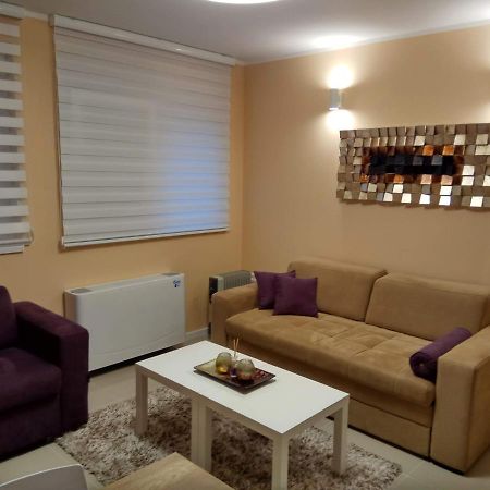 Apartment Cherry Gold Zrenjanin Bagian luar foto